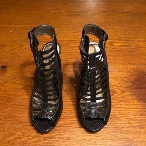 Women's hi heel black sandal shoe size 7
